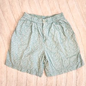 Adorable vintage mint green LIZSPORT floral shorts